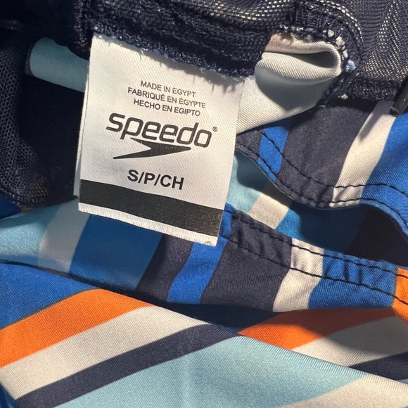 Men’s Speedo swim trunks - Picture 2 of 3